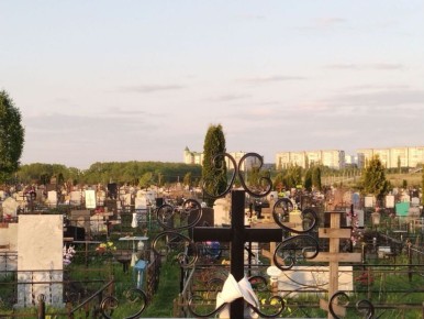 Воронежские дети, ворующие конфеты с могил, попали на страницы британского таблоида