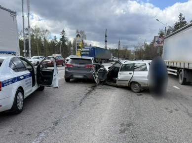 �� ����� 9 ������ KIA ����������� � �������, �������� �� �������� � ��������� � ���