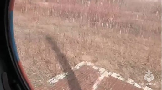 Двое взрослых и трехлетний ребенок застряли в охотничьем домике на Камчатке из-за вскрытия водоемов и весенней распутицы — на спасение вылетел вертолет Ми-8