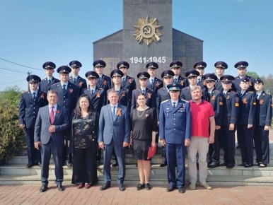 В преддверии Дня Победы вице-спикер городского парламента Андрей Соболев принял участие в памятной церемонии в микрорайоне Первое Мая Советского района