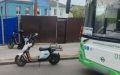 В поселке Отрадное Новоусманского района выходившую из салона автобуса девочку сбил проезжавший мимо на электроскутере 19-летний местный житель