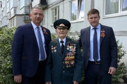 Роман Володин и Сергей Сторожев приняли участие в акции «Подарок Ветерану»