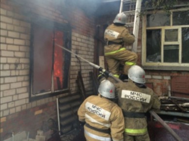 Мужчина с ожогами 90% тела попал в больницу после пожара в Репьевском районе