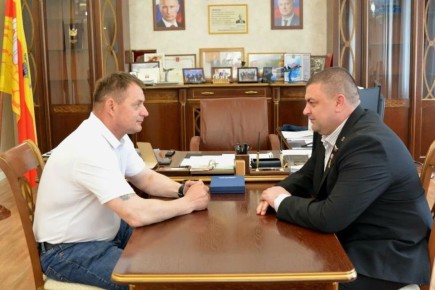 Сегодня встретился с руководителем Ассоциации ветеранов СВО по Воронежской области, Героем России и Героем ДНР, легендарным командиром ДРШБ "Восток" Борисом Алексеевичем Неживёнком
