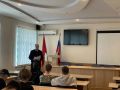 В Воронеже сотрудники полиции учат молодёжь защищать себя онлайн: уроки безопасности проходят в образовательных учреждениях