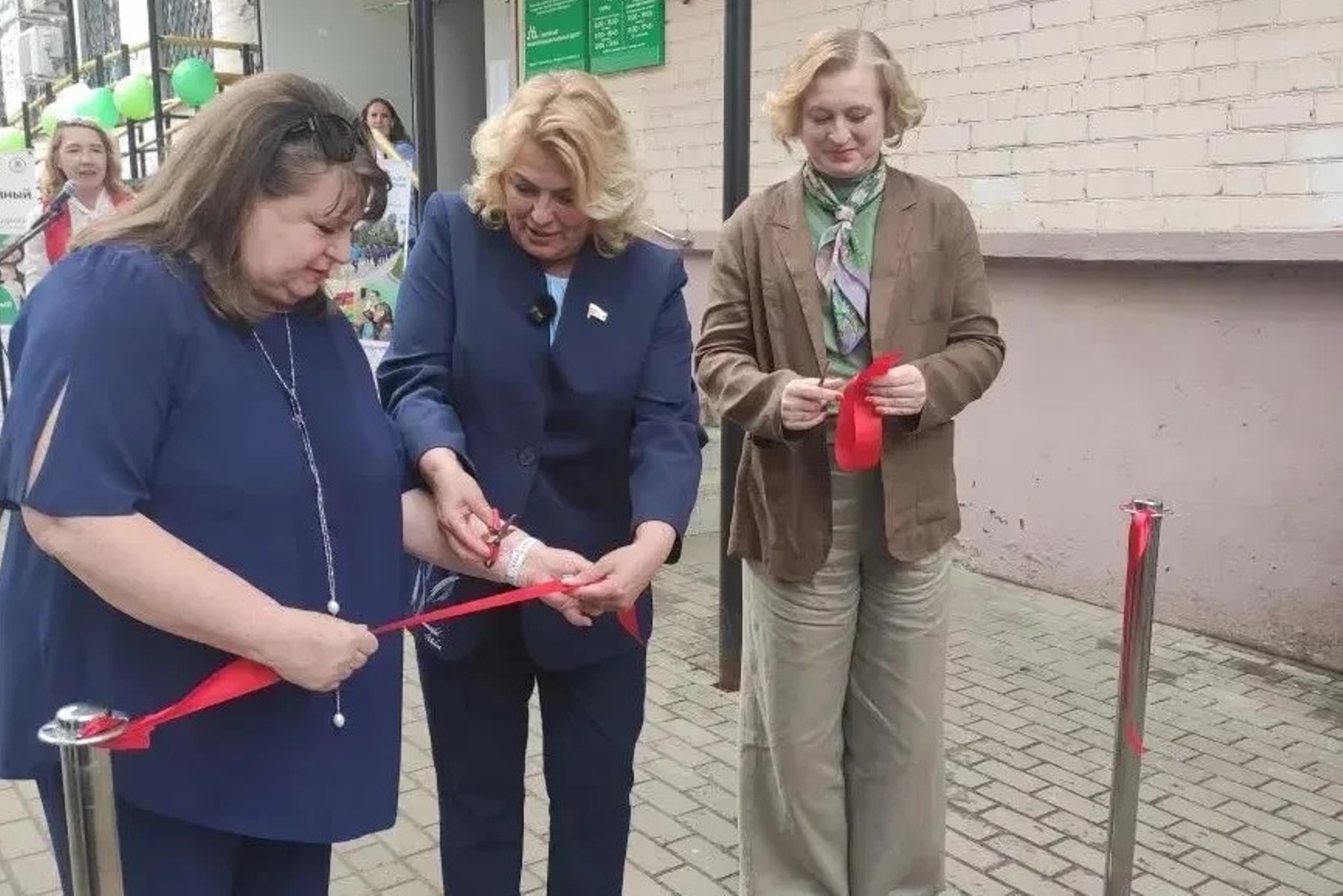 Людмила Ипполитова приняла участие в церемонии открытия пункта проката детских товаров для многодетных семей
