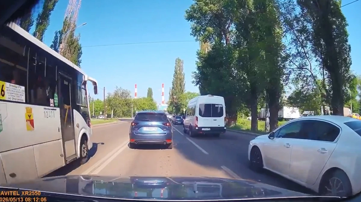 В Воронеже водитель автобуса пересек двойную сплошную, выехал на встречку и был оштрафован на 7,5 тыс рублей