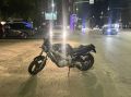 В Воронеже мотоциклист с пассажиркой попали в больницу после наезда на бордюр