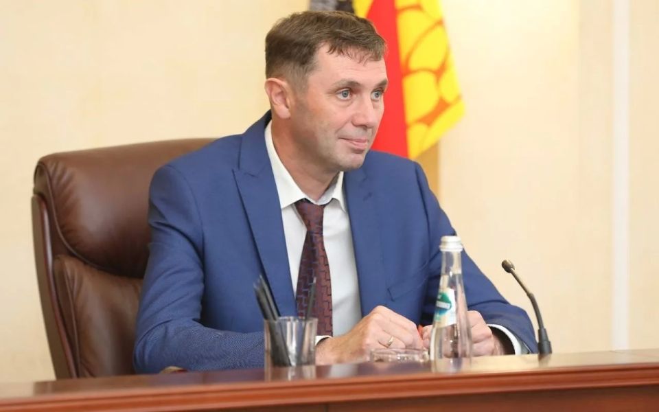 Глава Воронежа Сергей Петрин взял на личный контроль ликвидацию аварии на водоводе в районе улицы Беговой, оставившей в ночь на 18 мая без воды часть жителей Коминтерновского и Советского районов