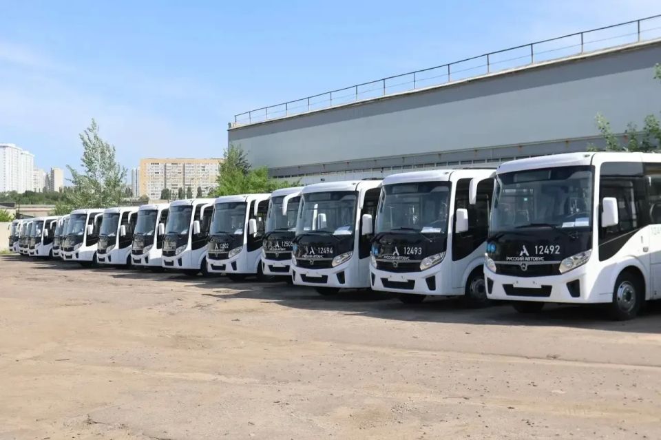 На дорогах Воронежа появятся 30 новых автобусов среднего класса