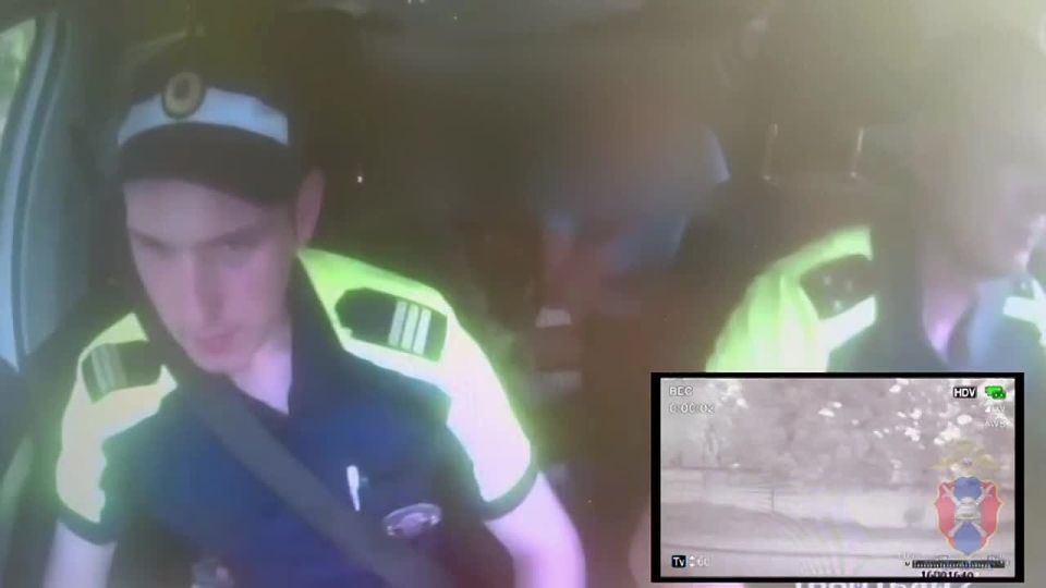Госавтоинспекторы в кратчайшие сроки доставили маму с ребенком в медицинское учреждение для оказания помощи