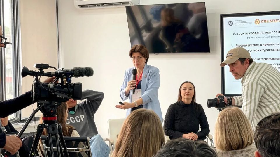 На секции «Территория смыслов» Татьяна Храпко поделилась, как удержать туриста в регионе круглый год: