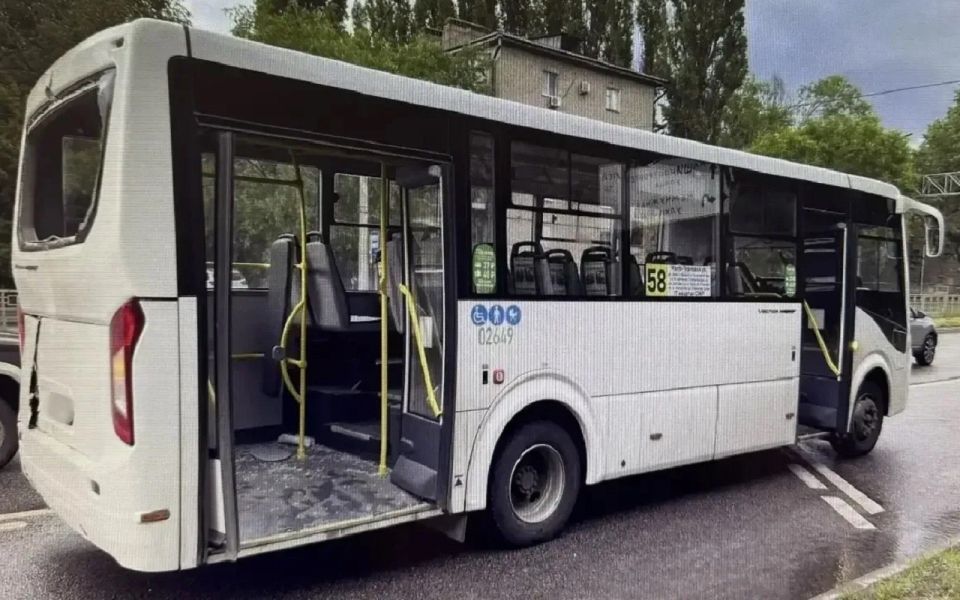 Две женщины попали в больницу после столкновения двух маршруток в Коминтерновском районе Воронежа