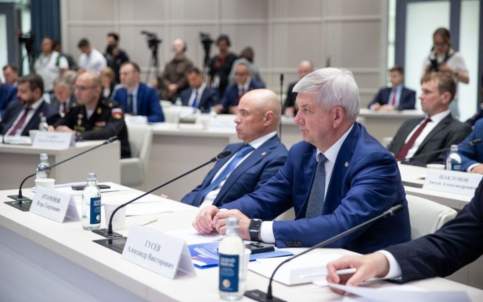 Губернатор Воронежской области Александр Гусев предложил усилить федеральный контроль за исполнением квот на трудоустройство ветеранов СВО