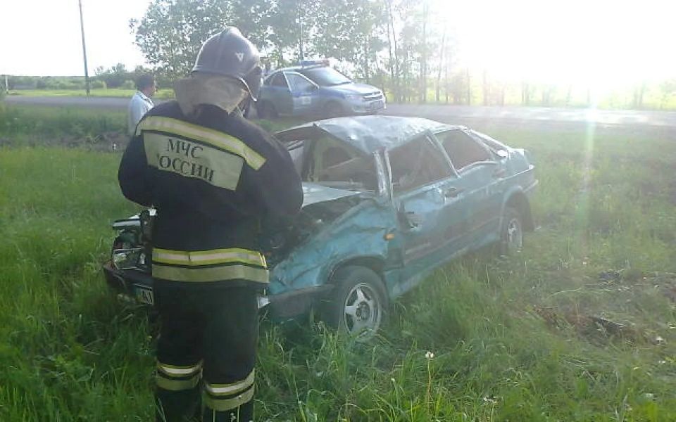 В Острогожском районе произошло ДТП, в результате которого погибли два человека, а также получил травмы водитель