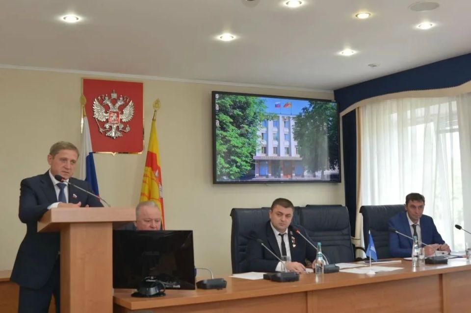 Прошедший в минувшую среду в стенах Воронежской городской Думы отчет мэра Сергея Петрина уложился в едва ли не рекордные 20 минут
