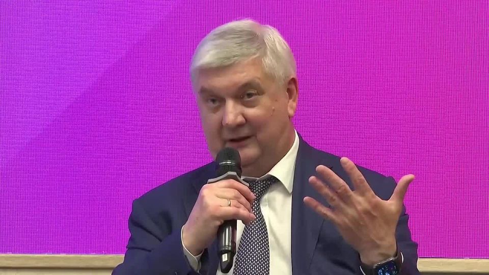 Губернатор Александр Гусев — о финансировании футбольного клуба «Факел» и возможных механизмах участия бизнеса и болельщиков:
