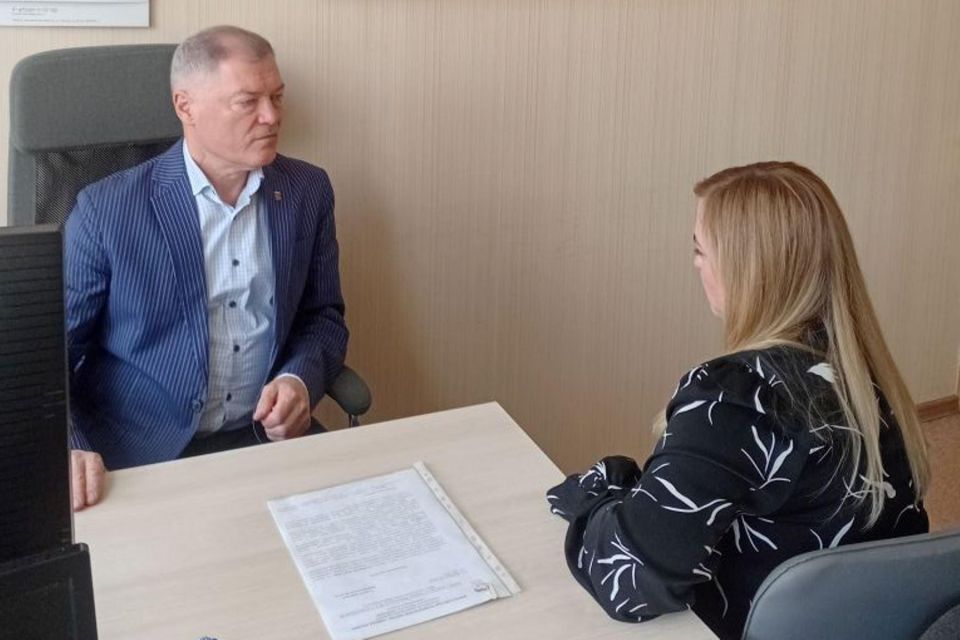 Виктор Логвинов провел прием граждан