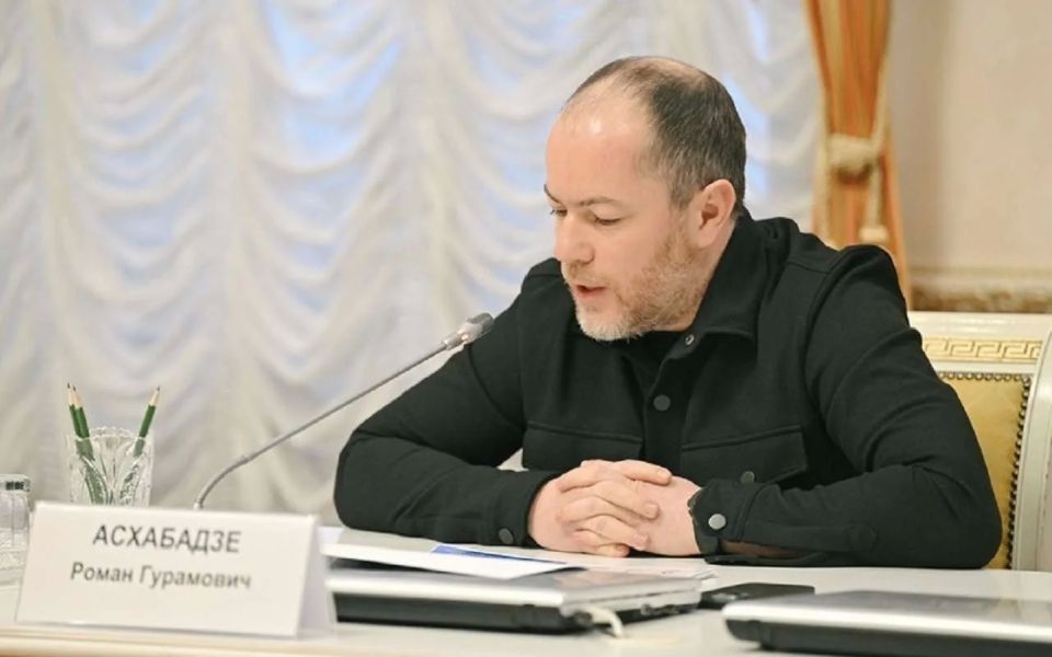 Роман Асхабадзе покидает пост генерального директора футбольного клуба «Факел» по истечении срока контракта
