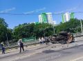 Трактор, опрокинувшийся у воронежского «Олимпика», раздавил две машины