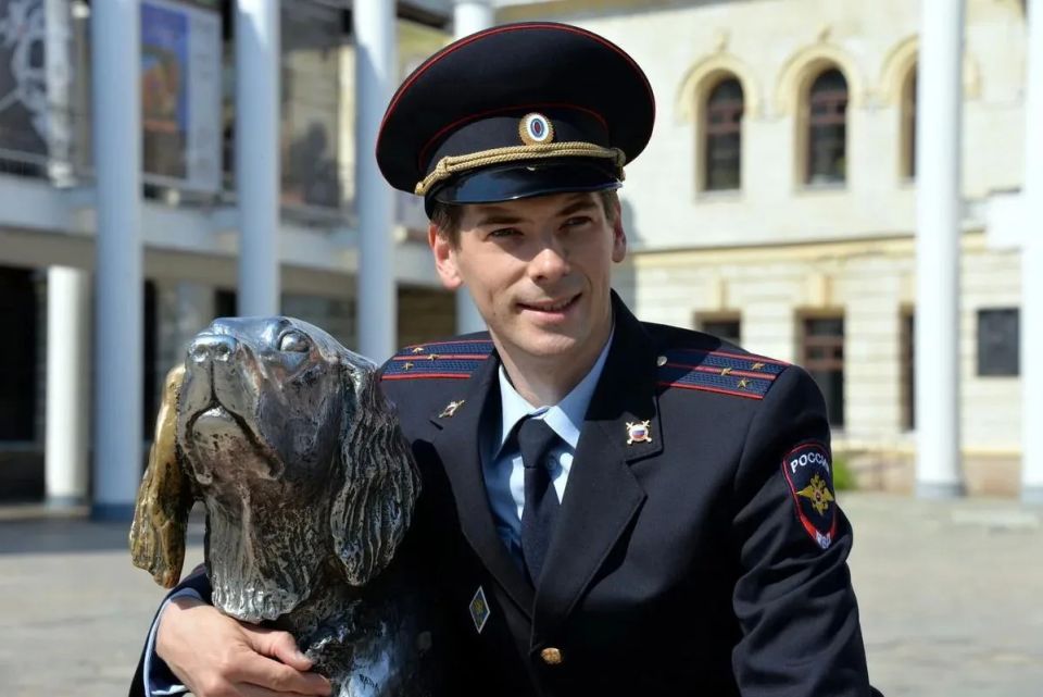 Сегодня в рамках онлайн-акции "Моя полиция - моя Россия " вместе с сотрудником отдела информации и общественных связей отправляемся к одной из самых трогательных и узнаваемых достопримечательностей Воронежа, объекту...