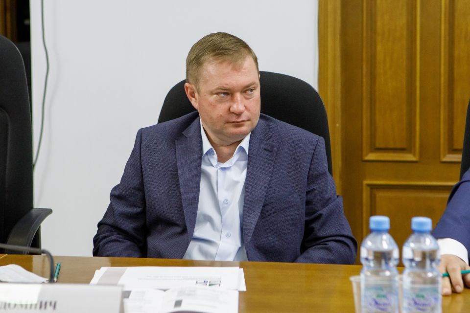 Николай Домнич помог с заменой осветительных приборов в сельском Доме культуры
