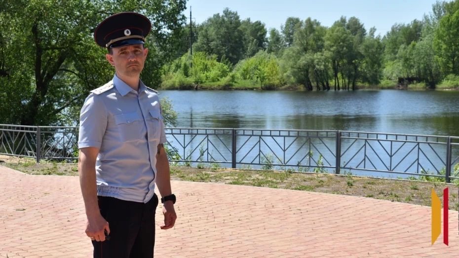 Сам чуть не утонул в детстве: борисоглебский участковый рассказал о том, как спас тонущего подростка