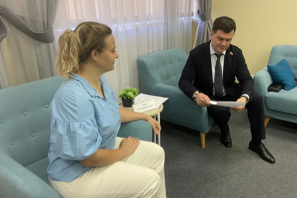 Алексей Чернов провел прием граждан