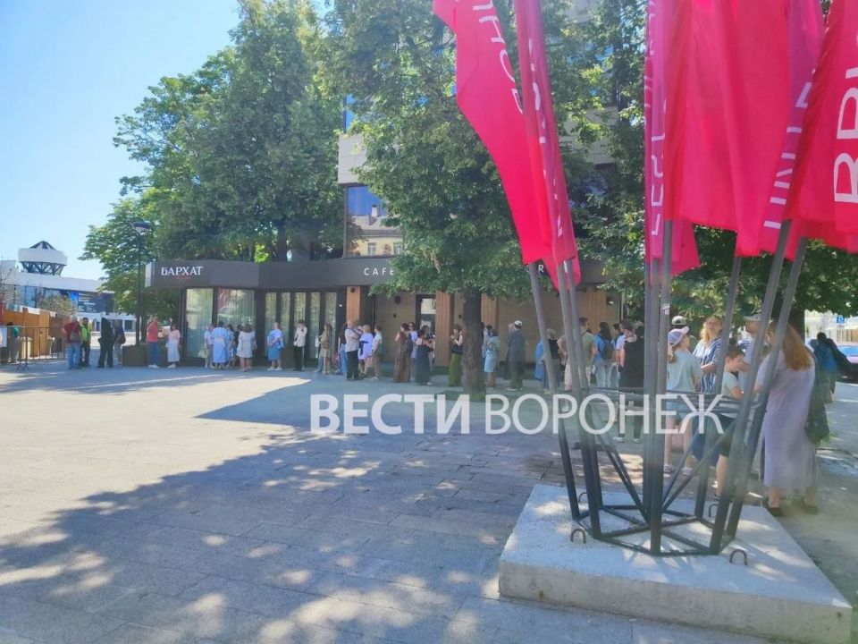 Очередь выстроилась на книжную ярмарку Платоновфеста и встречу с Евгением Водолазкиным