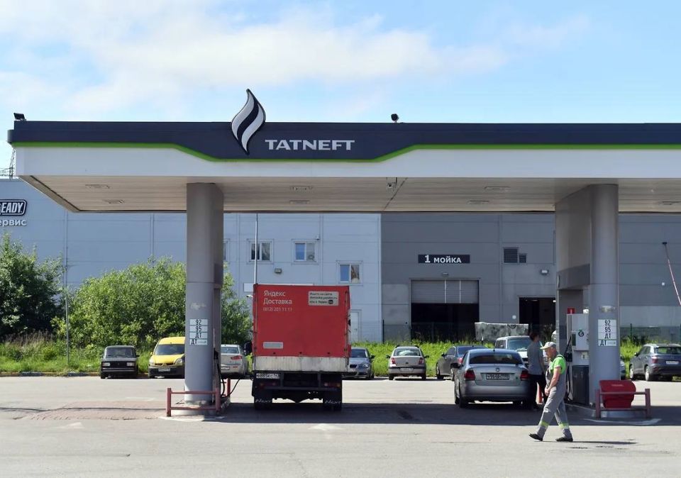 В Оренбурге «Татнефть» ввела ограничения на продажу бензина в одни руки