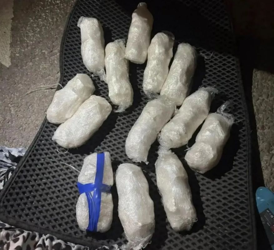 Крупную партию метадона изъяли полицейские на трассе М-4 в Рамонском районе