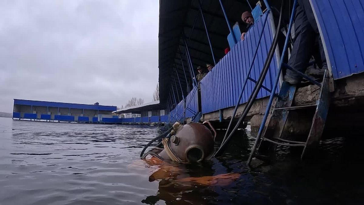 Курс с погружением: призывники Военно-морского флота сдали экзамен в Воронежской водолазной школе