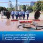 Сегодня, 22 июня 2026 года, в День памяти и скорби исполняющий обязанности прокурора области Дмитрий Неверов вместе с коллегами возложил цветы к вечному огню у Могилы Неизвестного солдата на площади Победы города Воронежа