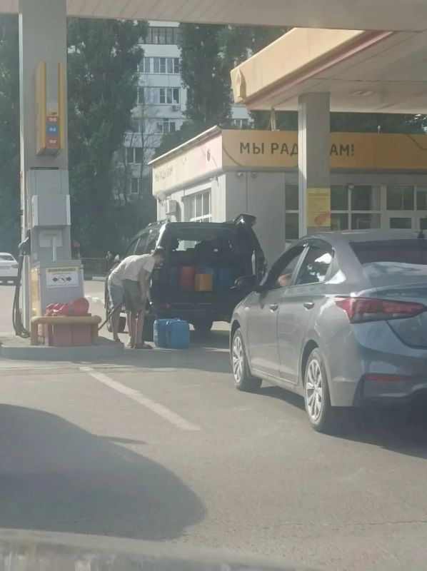 В Воронеже вводят ограничения на покупку топлива: местные жалуются на очереди и нарушение лимитов на АЗС