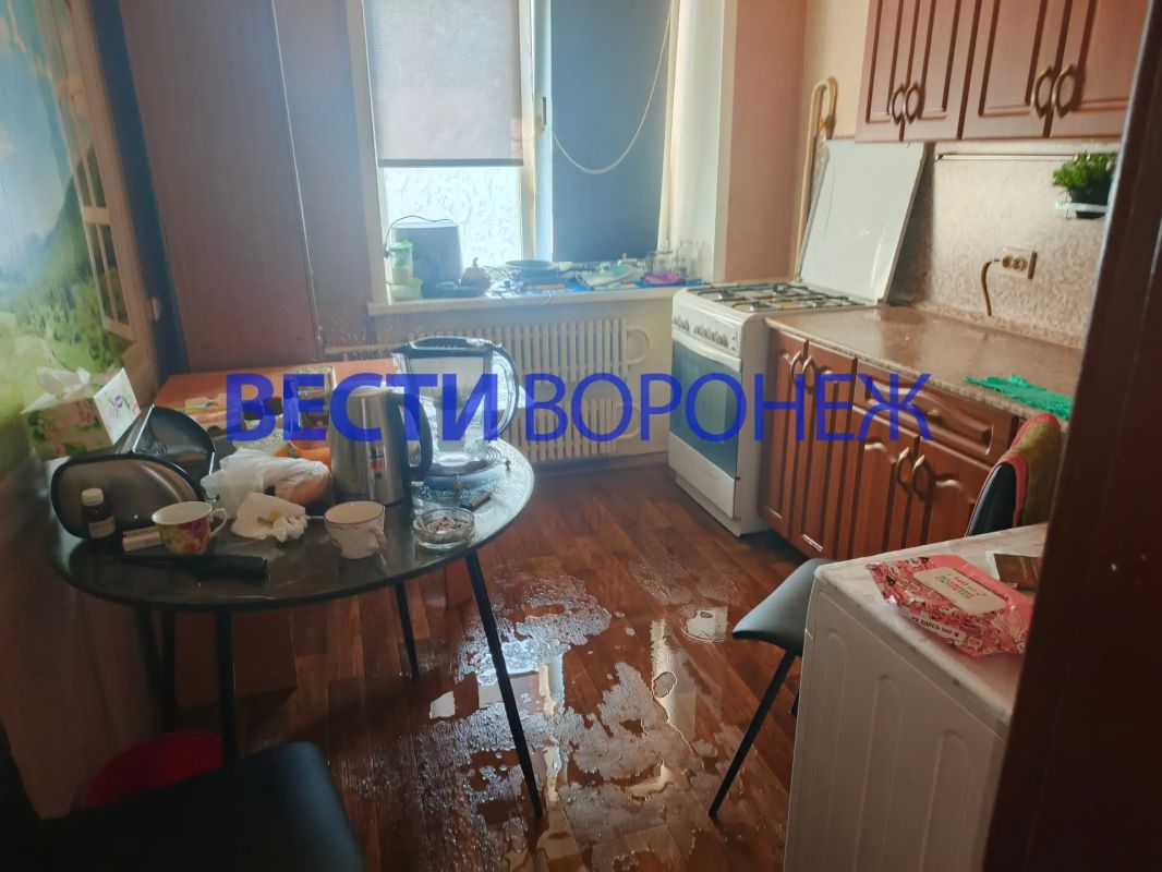 Многоэтажку в Железнодорожном районе затопило водой, а УК не спешит на помощь