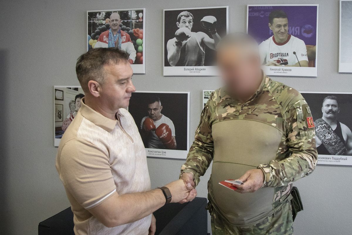 Александр Пешиков передал снаряжение для участников СВО