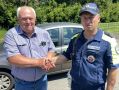 Госавтоинспекторы пришли на помощь водителю, автомобиль которого неожиданно сломался на трассе