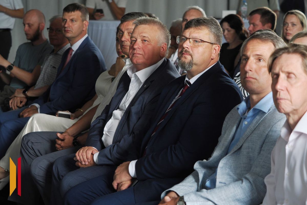 Андрей Рогатнев принял участие в обсуждении вопросов развития международной торговли и сотрудничества