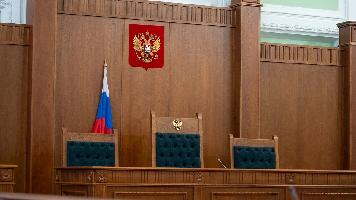 Суд изъял почти 100 объектов недвижимости у экс-главы Совета судей Момотова