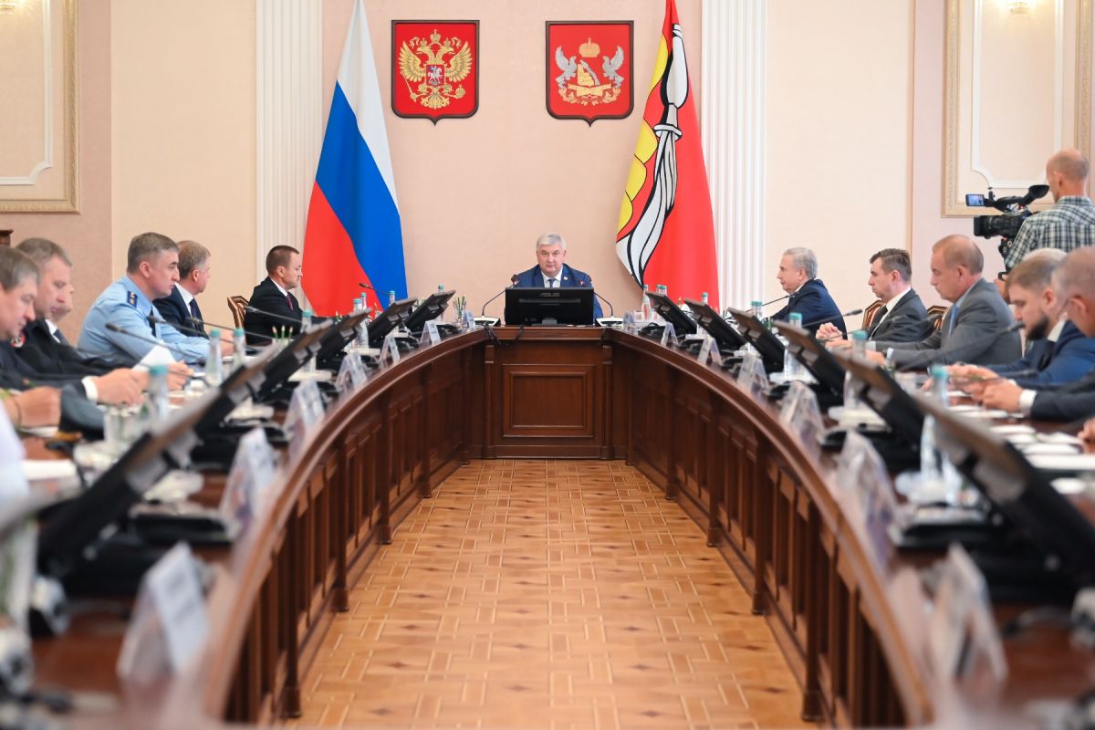 160 законов принято за первые две сессии работы областной Думы восьмого созыва
