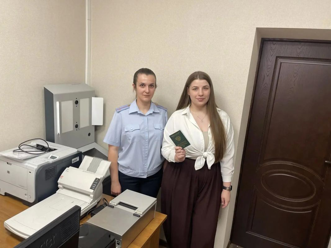 История длиной в 23 года: воронежские полицейские помогли гражданке обрести правовой статус