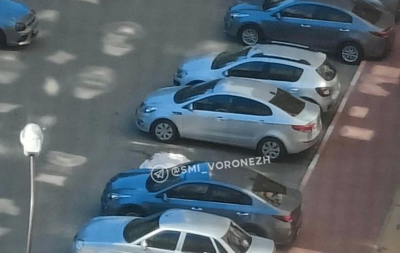 Труп человека обнаружили под окнами дома № 122 на улице Суворова