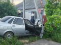 Столб спас дом от неуправляемого авто в Семилуках
