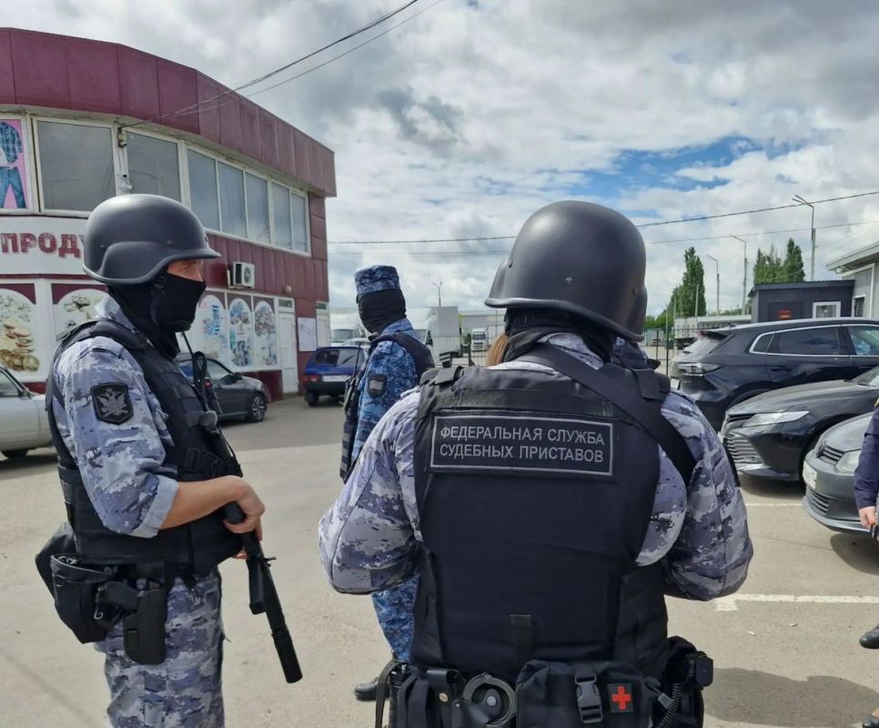 Незаконные постройки на Алексеевском рынке снесли после вмешательства приставов