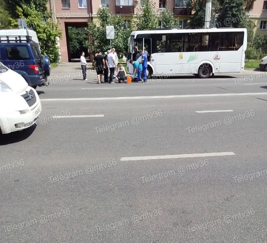 На улице 20-летия Октября автобус №1КС сбил женщину