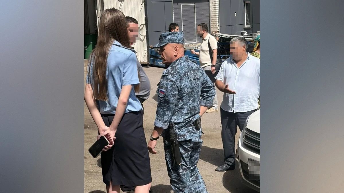 Судебные приставы на СТО встретили воронежца, который спешил продать автомобиль перед банкротством