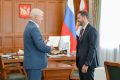 Губернатор Александр Гусев вручил награду директору воронежского КБХА Александру Печагину