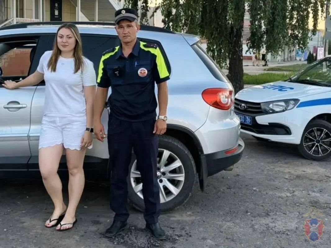–Приехала в аптеку за лекарством, вышла и забыла ключи в салоне, дверь захлопнулась
