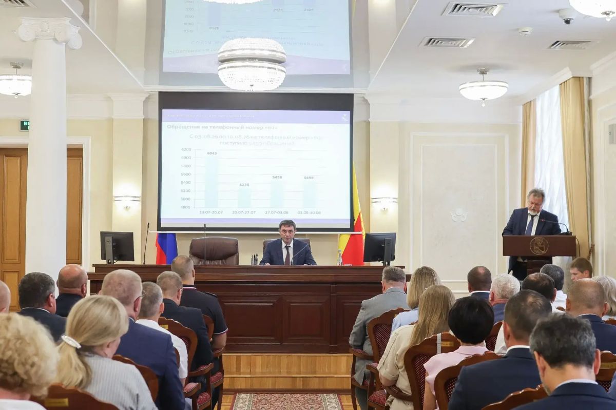 Работу районных управ с обращениями граждан обсудили на планерке в администрации Воронежа