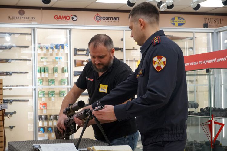 ОФИЦЕРЫ РОСГВАРДИИ В ВОРОНЕЖСКОЙ ОБЛАСТИ ЗА ПРОШЕДШУЮ НЕДЕЛЮ ПРОВЕРИЛИ СВЫШЕ 180 ВЛАДЕЛЬЦЕВ ГРАЖДАНСКОГО ОРУЖИЯ